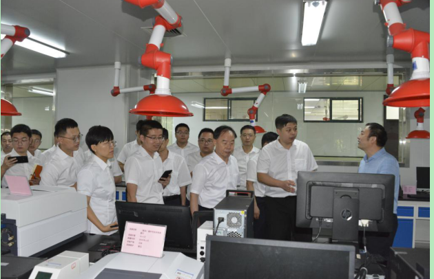 齊峰團(tuán)隊參觀齊魯工業(yè)大學(xué)國家重點實驗室